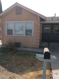 Building Photo - 1 Bedroom, 1 Bath Duplex in Hanford