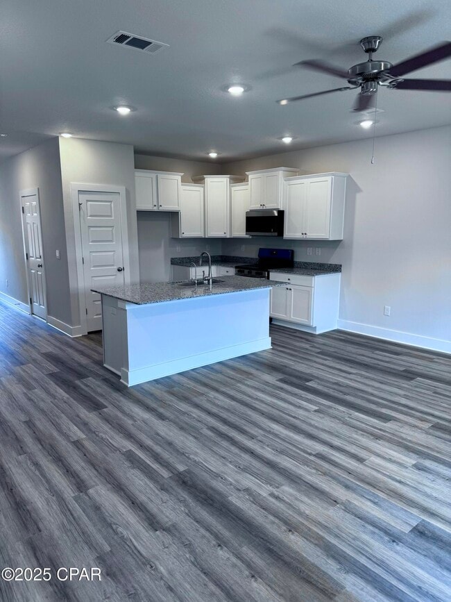 Building Photo - 205 Palmeras Marinas Ln