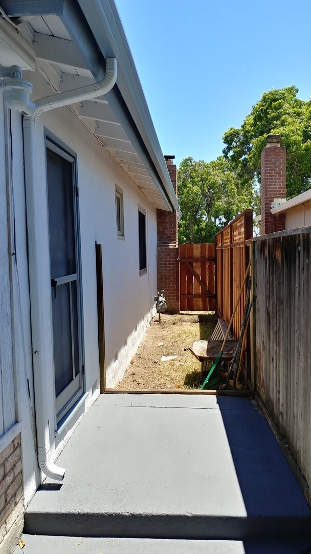Building Photo - AMAZING Updated 3 Bedroom/2 Bath Home in Good School Area! - BERRYESSA