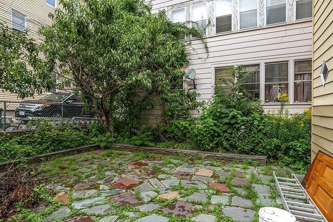 Building Photo - 79 Gage St