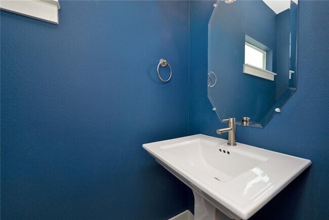 Building Photo - 1105 Euphoria Bend