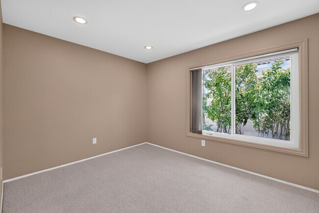 Building Photo - 12137 Putting Green Row