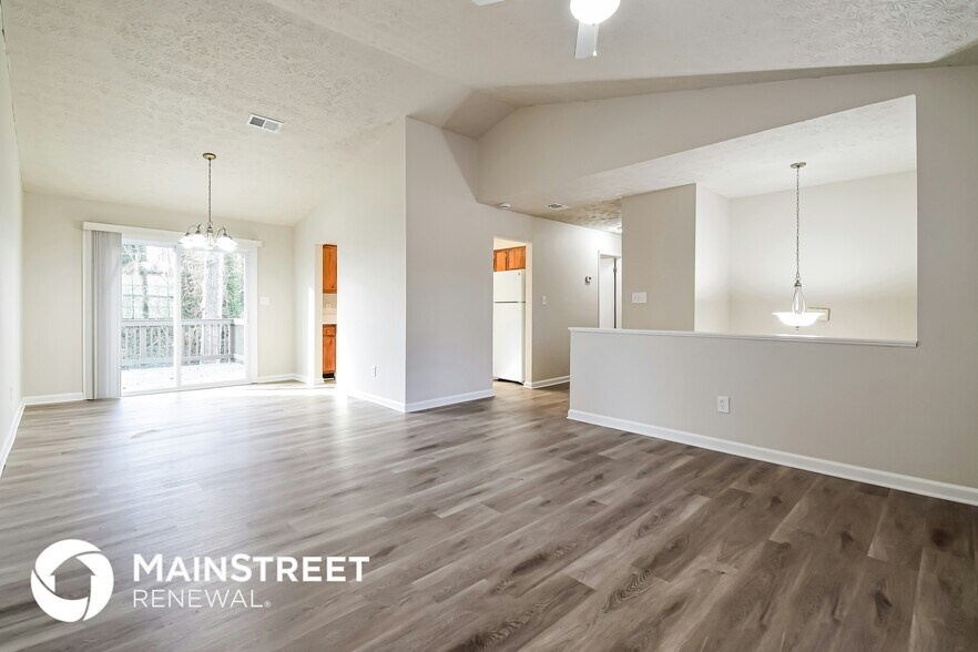 Building Photo - 4457 Woodbank Ln