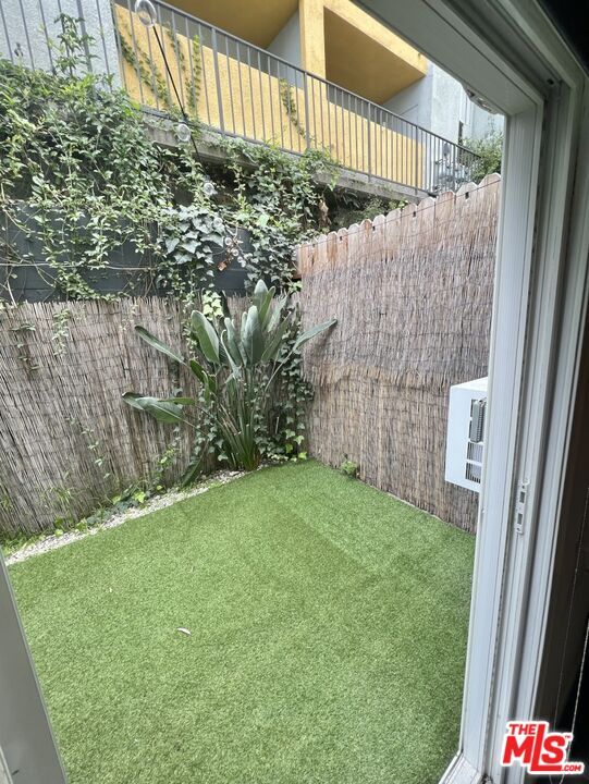 Building Photo - 1261 Laurel Ave