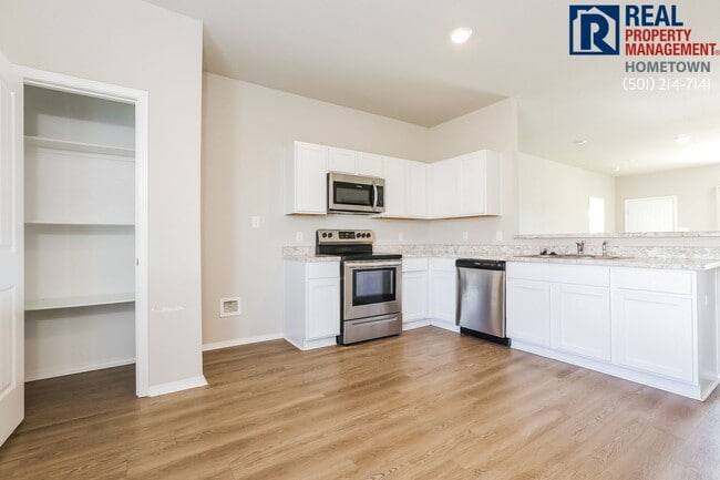 Building Photo - 19 Curly Leaf Ln