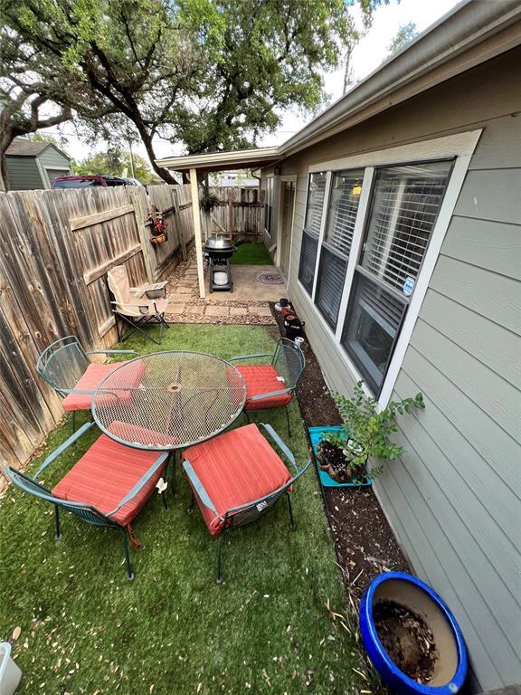 Building Photo - 7825 Beauregard Cir