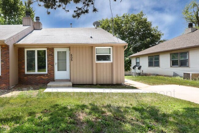 Building Photo - 505 E McKinley Ave