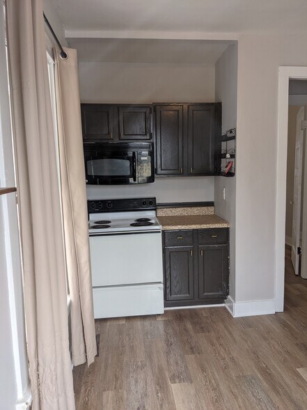 Building Photo - 506 Woodruff Place Middle Dr