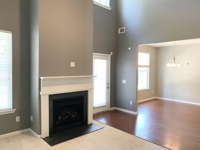 Building Photo - 306 Kaley Dr