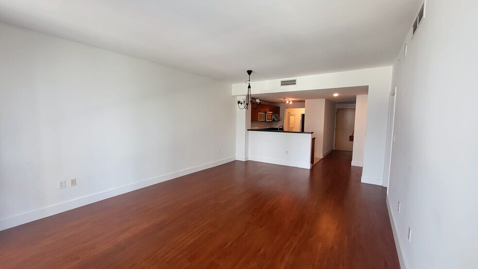 Building Photo - 253 NE 2nd St