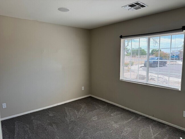 Building Photo - Beautiful Home for Rent in El Mirage!