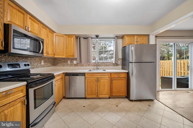 Building Photo - 1 Esmond Ct