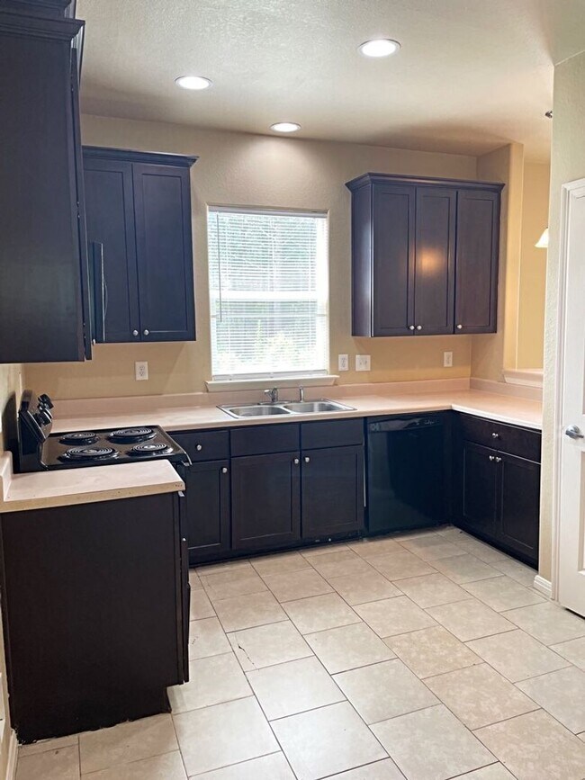 Building Photo - 2748 Big Buck Dr