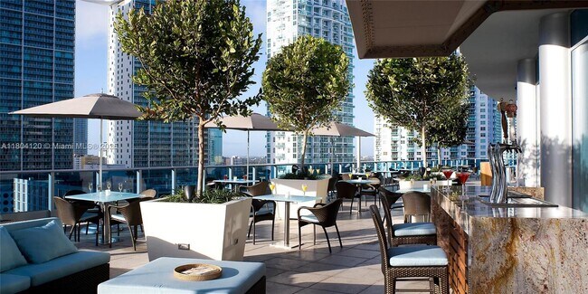 Building Photo - 200 Biscayne Blvd Way