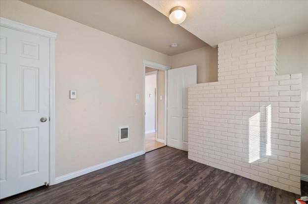 Building Photo - 1107 4th St