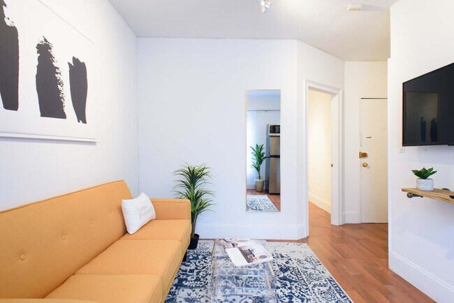 Building Photo - 69 Clinton St