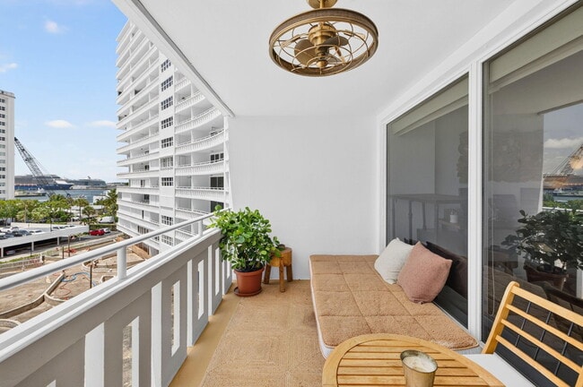 Building Photo - 2000 S Ocean Dr
