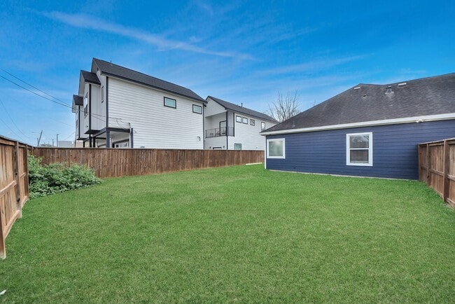 Building Photo - 2311 Canfield St