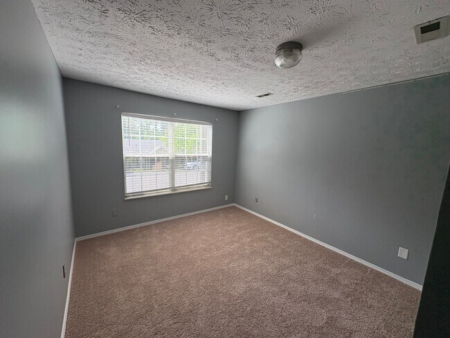 Building Photo - The Colonies 2BR+Office, 1Car Garage – West Knoxville