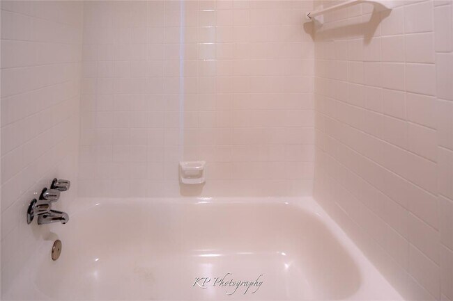 Building Photo - 12500 Sandpiper Dr