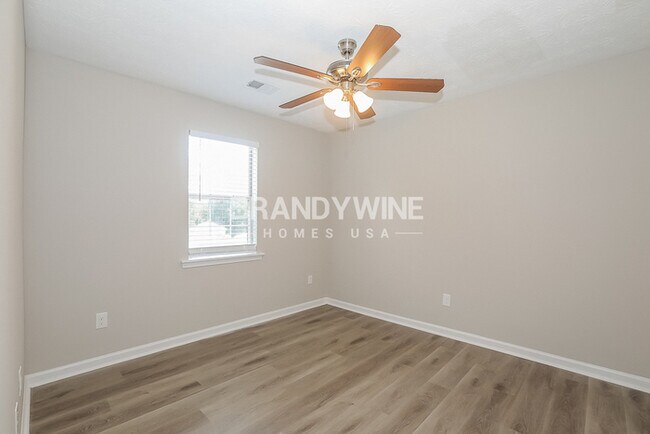 Building Photo - 148 Helen Dr