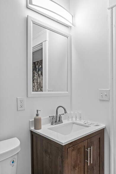 Building Photo - 3101 Old Rte 66