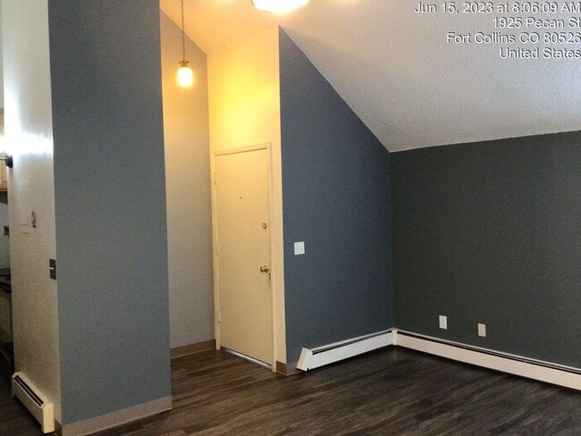 Building Photo - Recently Upgraded 2 Bedroom Apt Near Horsetooth!