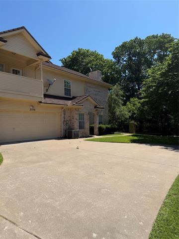 Building Photo - 2108 Lakeforest Dr