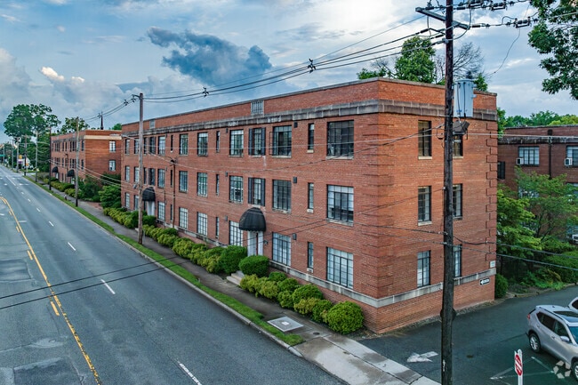 Primary Photo - Emerywood Court