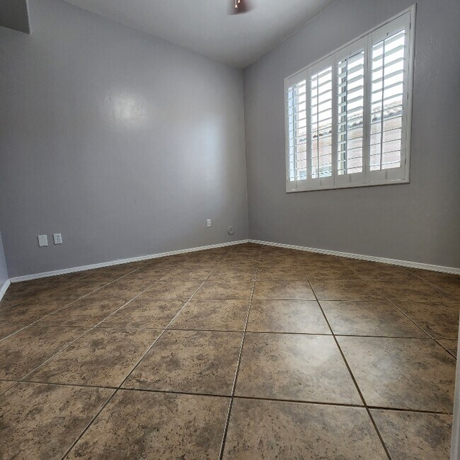 Building Photo - 13604 E High Plains Ranch St