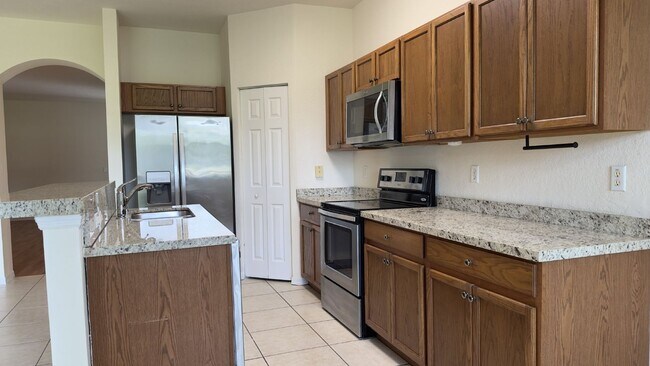 Building Photo - 3042 Grandiflora Dr