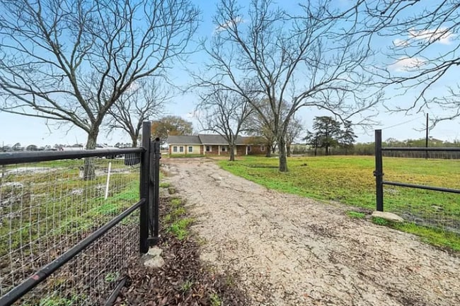 Building Photo - 5610 Fenske Ln