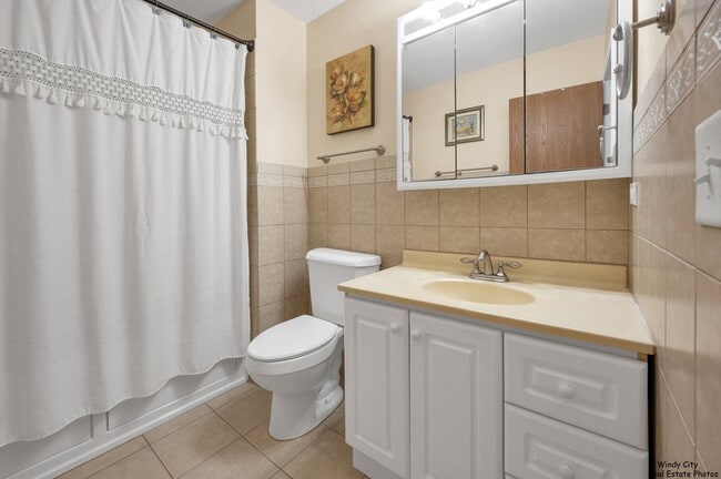 Building Photo - 1346 S Lorraine Rd