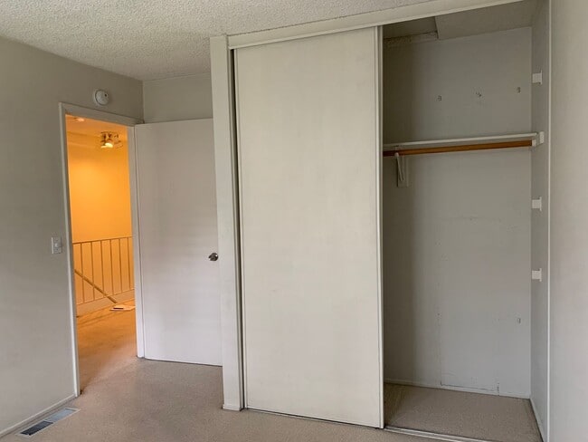 Building Photo - Adorable 3 Bed 1.5 Bath Covell Commons Condo ( fall Rental )