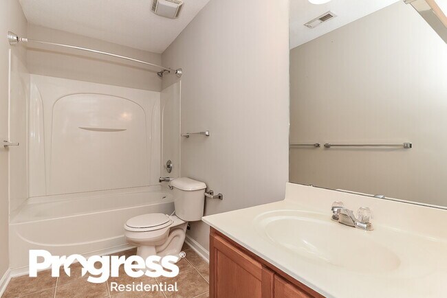 Building Photo - 168 Woodcreek Ln