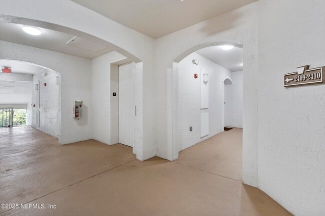 Building Photo - 11251 Campfield Dr