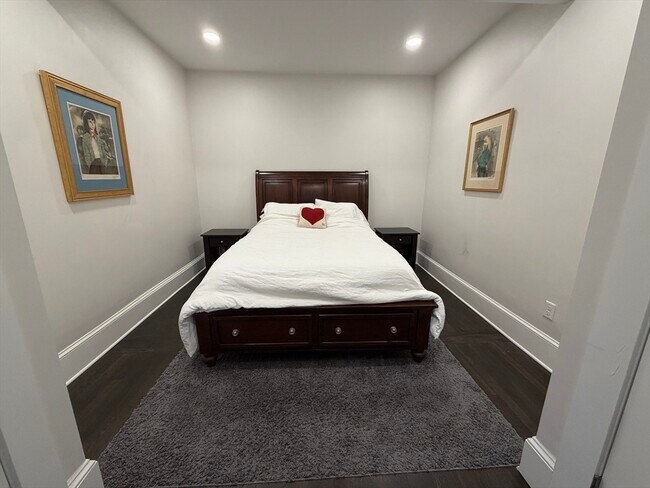 Building Photo - 102 Front St