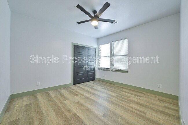 Building Photo - 4005 N Indiana Ave