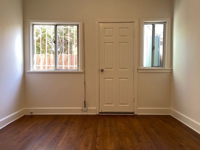 Building Photo - KENWOOD