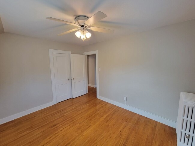 Building Photo - Beautiful Cedar Falls Home