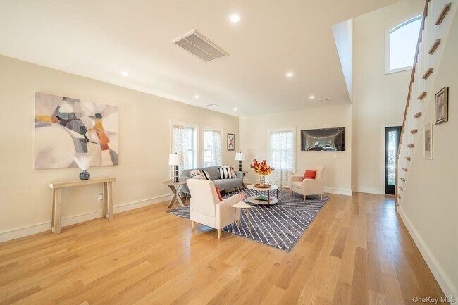 Building Photo - 60 Ramble Ln