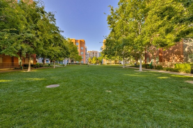 Building Photo - STUNNING 3 BEDROOM 2 FULL BATH FIRST FLOOR...