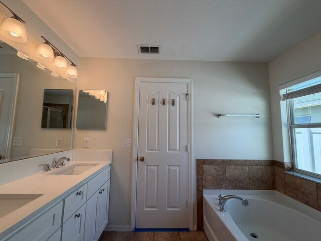 Building Photo - The perfect House for rent in Clermont!