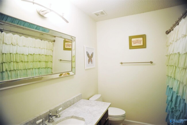 Building Photo - 139 Timberlake Dr