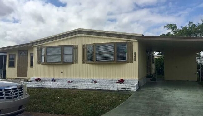 Front Midway Dr - 3811 Midway Dr