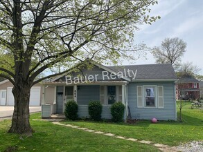 Building Photo - Ranch Style Home