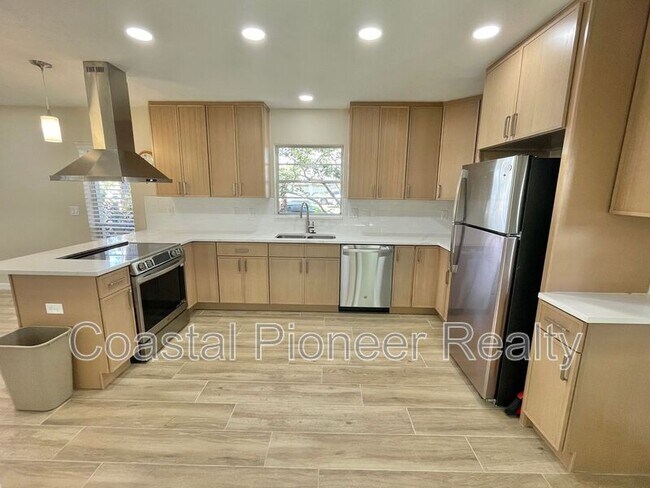 Building Photo - 3602 S Beach Dr