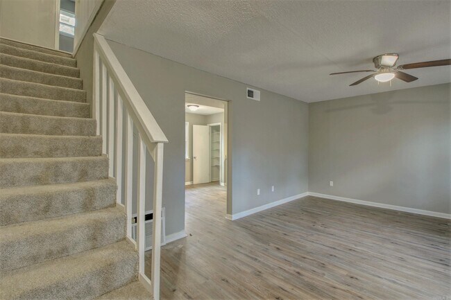 Building Photo - 1900 Labette Manor Dr