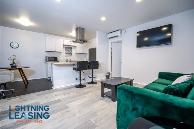 Building Photo - 240 3rd Ave