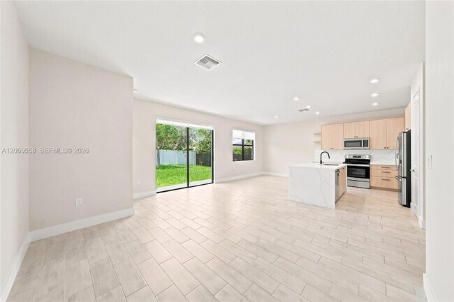 Building Photo - 23206 SW 108th Ave